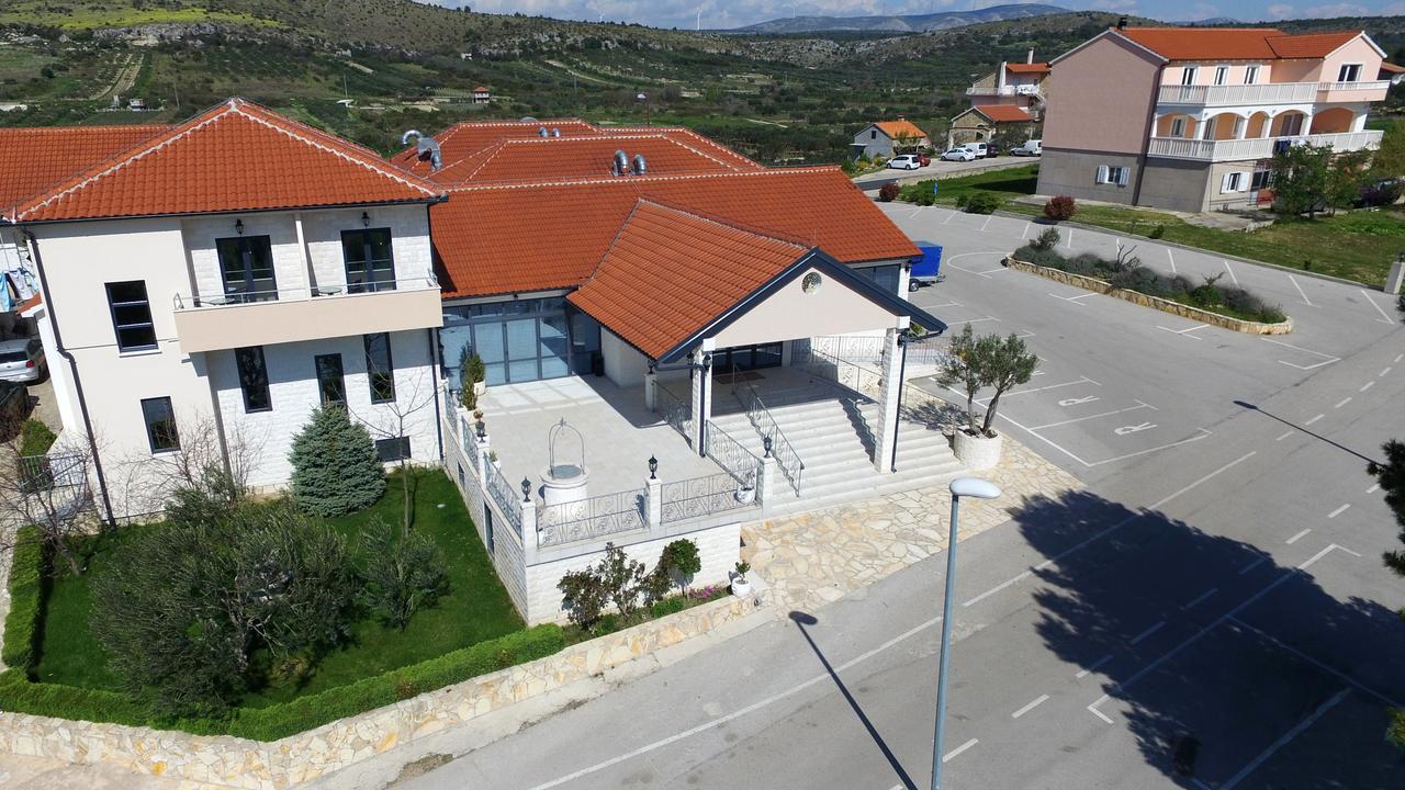 B&B Ave Maria Vrpolje Eksteriør billede
